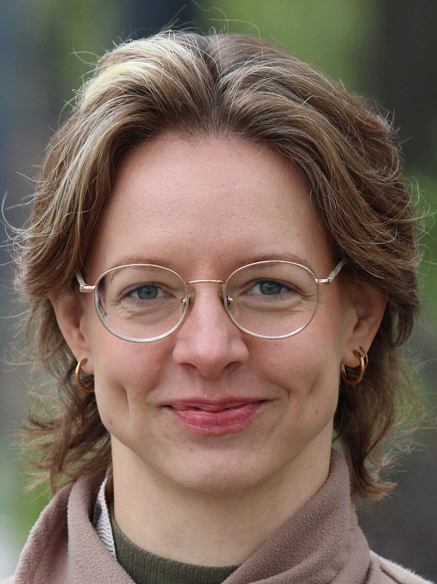 Éva Gergely Éva Gergely